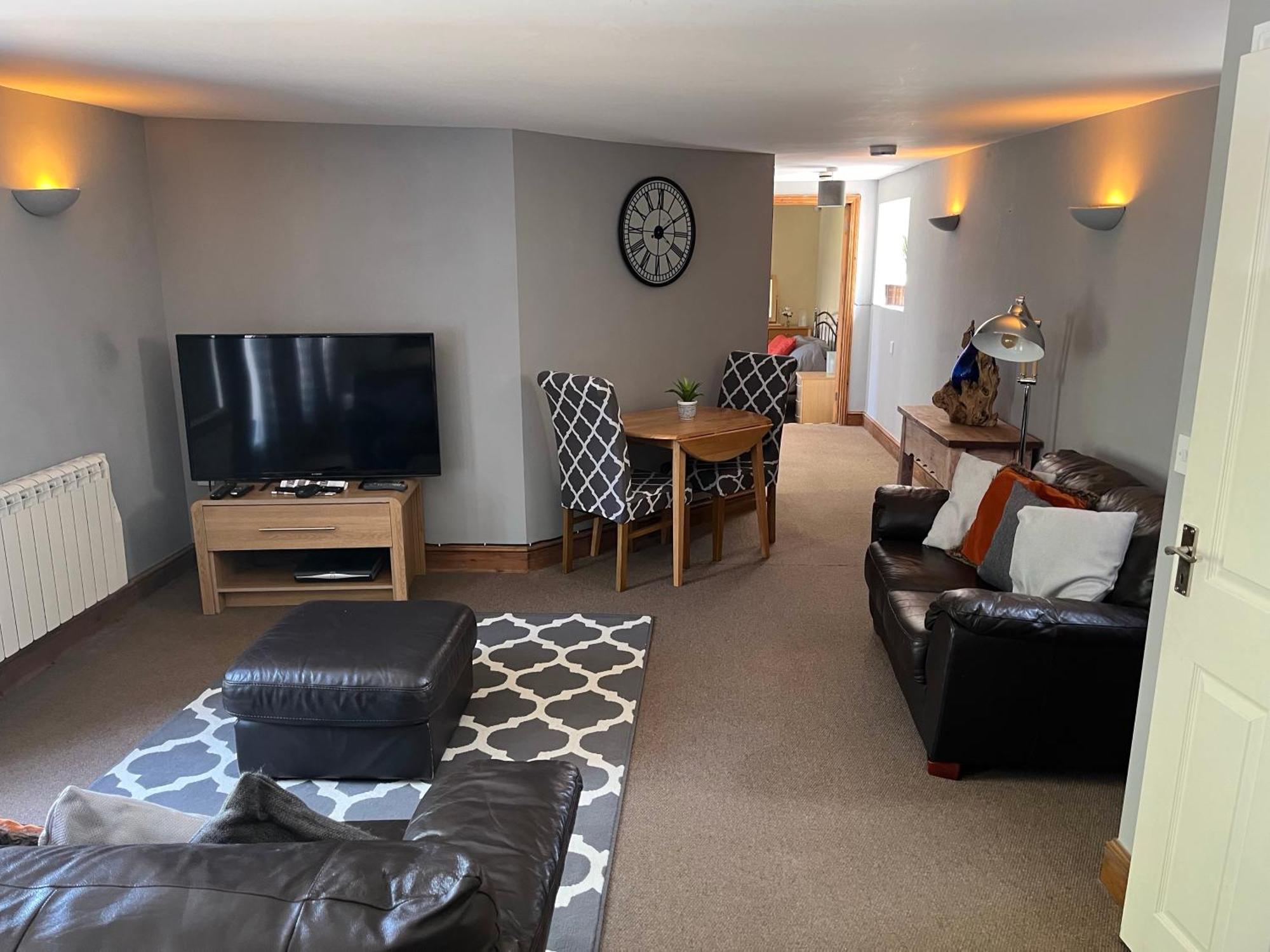 Large 2-Bed House Derbyshire Off Chatsworth Rd Честерфілд Екстер'єр фото